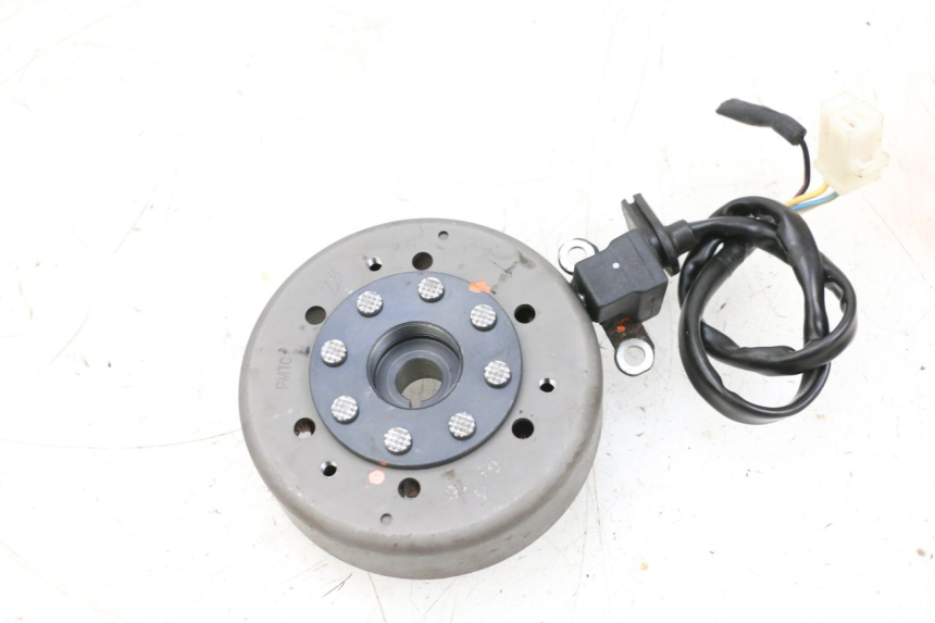 photo de ROTOR STATOR PEUGEOT KISBEE 2T 50 (2010 - 2017) - Dettaglio del componente