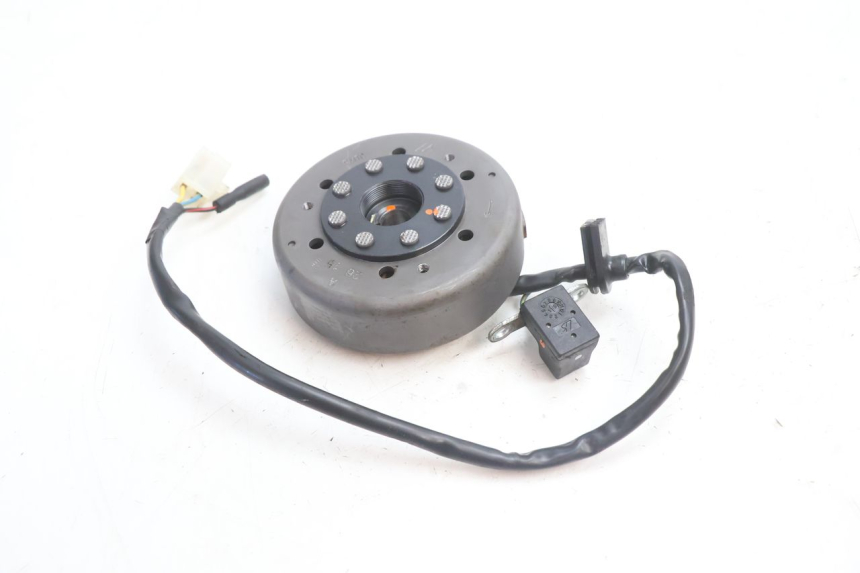 photo de ROTOR STATOR PEUGEOT KISBEE 2T 50 (2010 - 2017) - Zoom sullo stato d'uso