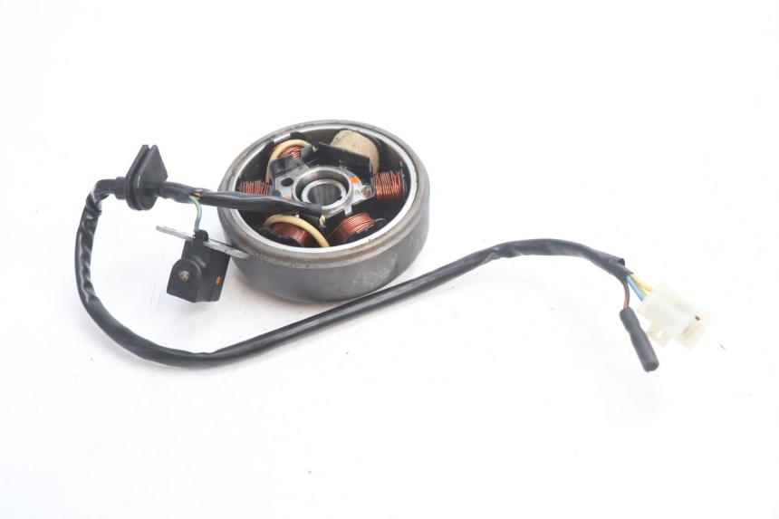 photo de ROTOR STATOR PEUGEOT KISBEE 2T 50 (2010 - 2017) - Altra angolazione