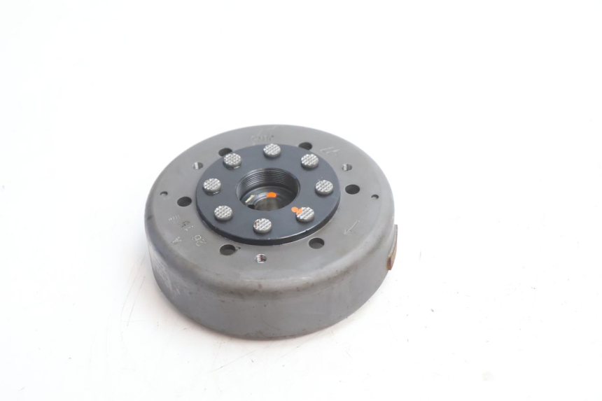 photo de ROTOR STATOR PEUGEOT KISBEE 2T 50 (2010 - 2017) - Stato della superficie e materiale