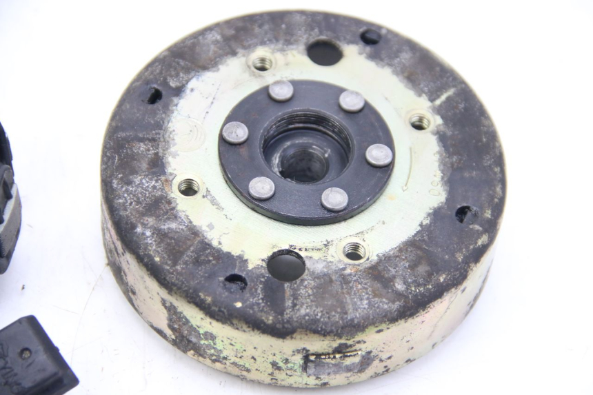 photo de ROTOR STATOR PEUGEOT KISBEE 4T 50 (2010 - 2017) - Altra angolazione