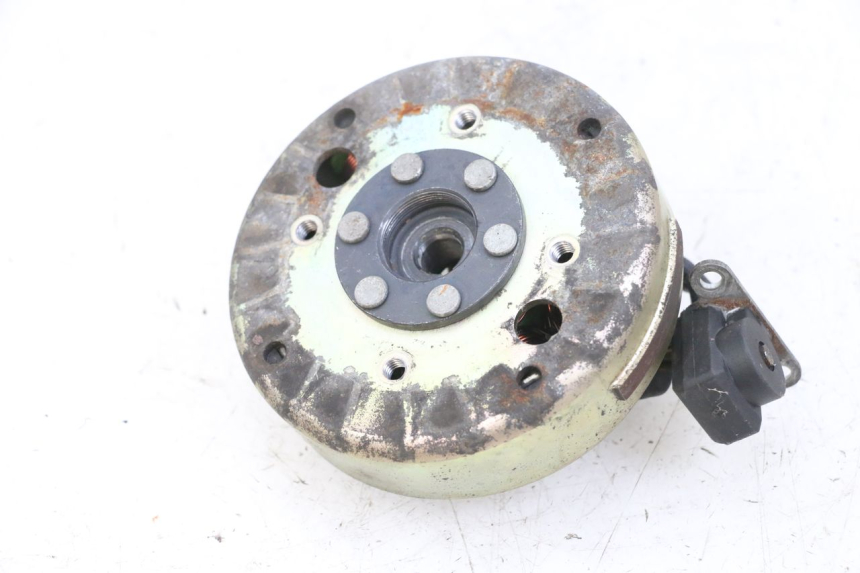 photo de ROTOR STATOR PEUGEOT KISBEE 4T 50 (2018 - 2022) - Dettaglio del componente