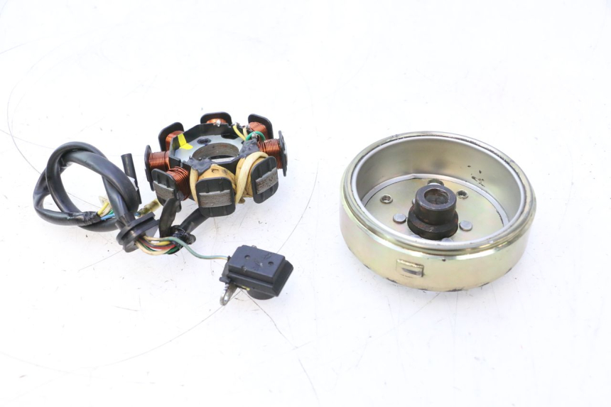 photo de ROTOR STATOR PEUGEOT KISBEE 4T 50 (2010 - 2017) - Vista d'insieme del prodotto