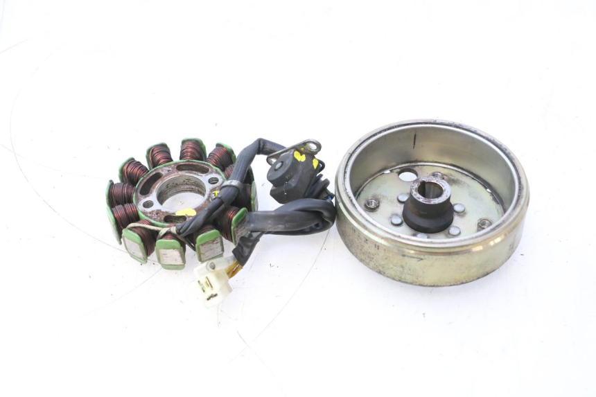 photo de ROTOR STATOR PEUGEOT KISBEE 4T 50 (2018 - 2022) - Vista d'insieme del prodotto