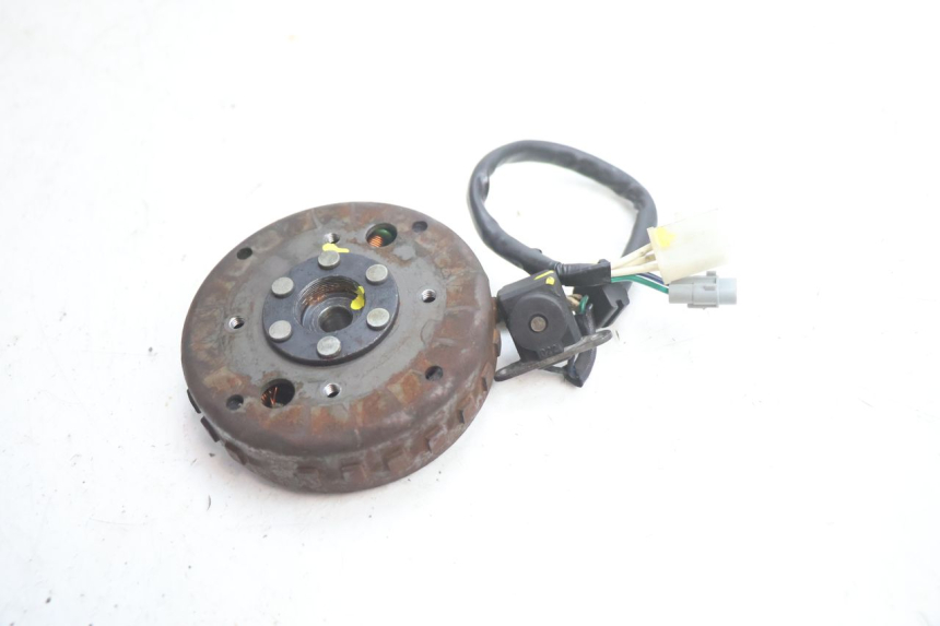 photo de ROTOR STATOR PEUGEOT KISBEE 4T 50 (2018 - 2022) - Zoom sullo stato d'uso