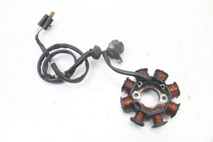 photo de ROTOR STATOR KYMCO DINK 4T 50 (2007 - 2018) - Primo piano tecnico