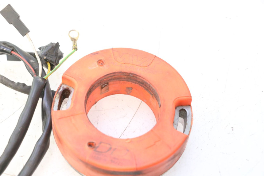 photo de ROTOR STATOR PEUGEOT LUDIX BLASTER 50 (2006 - 2014) - Dettagli dei punti di fissaggio