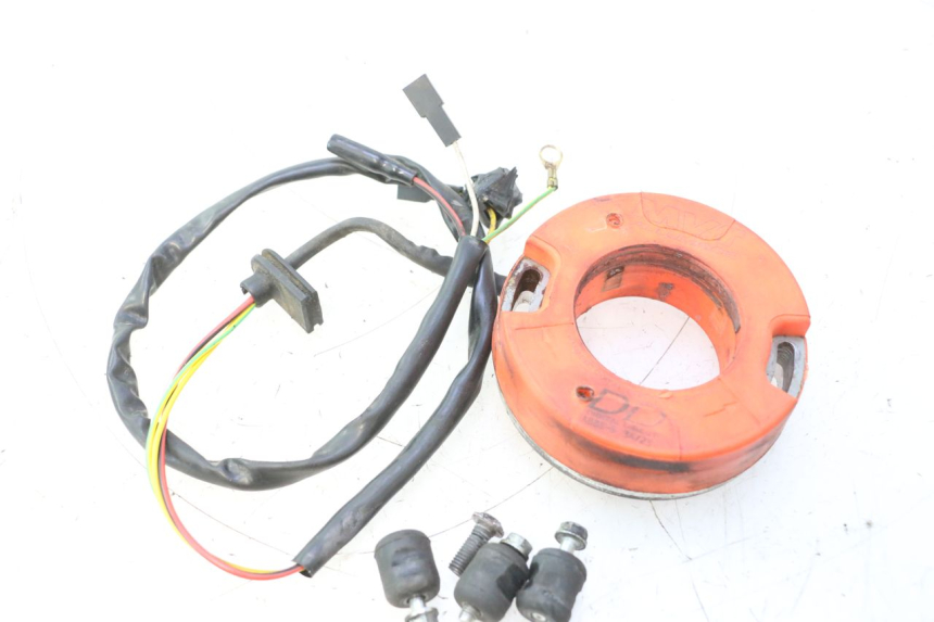 photo de ROTOR STATOR PEUGEOT LUDIX BLASTER 50 (2006 - 2014) - Marcature e riferimenti originali