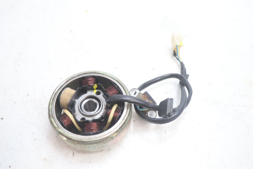 photo de ROTOR STATOR PEUGEOT LUDIX 50 (2005 - 2007) - Altra angolazione