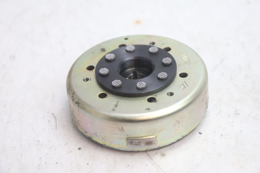 photo de ROTOR STATOR PEUGEOT LUDIX 50 (2005 - 2007) - Primo piano tecnico