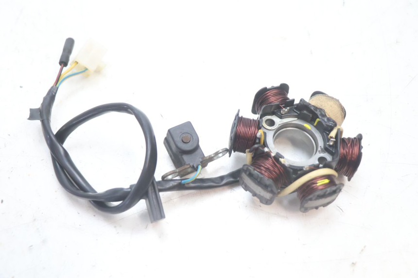 photo de ROTOR STATOR PEUGEOT LUDIX 50 (2005 - 2007) - Dettagli dei punti di fissaggio