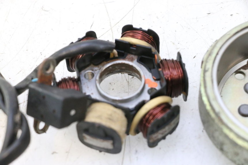 photo de STATORE PEUGEOT LUDIX ONE 50 (2004 - 2013) - Stato della superficie e materiale