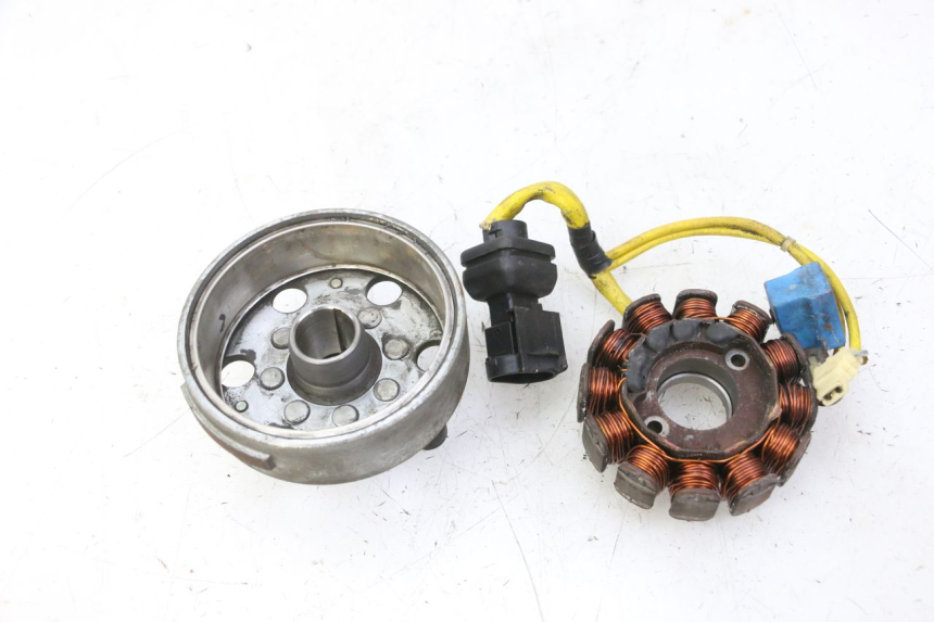 photo de ROTOR STATOR PIAGGIO MP3 125 (2006 - 2014) - Altra vista dell'articolo
