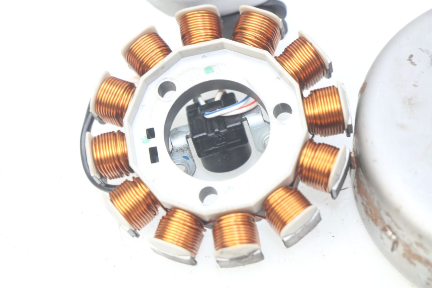 photo de STATORE YAMAHA N-MAX NMAX 125 (2017 - 2020) - Dettagli dei punti di fissaggio