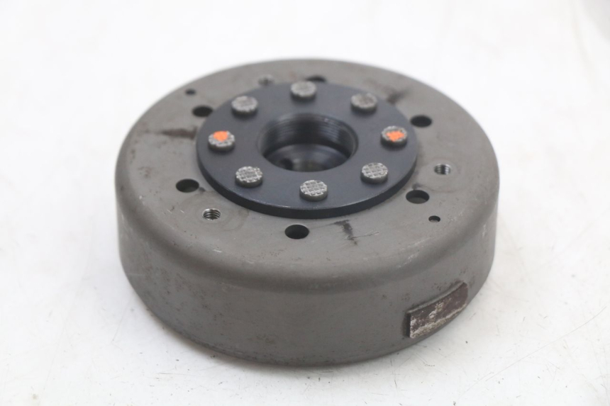 photo de ROTOR STATOR PEUGEOT KISBEE 2T 50 (2010 - 2017) - Stato della superficie e materiale