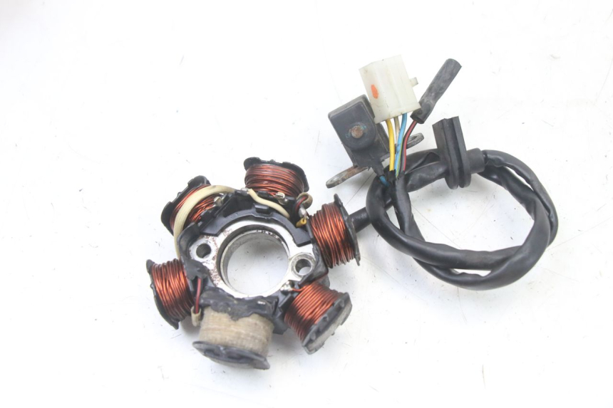 photo de ROTOR STATOR PEUGEOT KISBEE 2T 50 (2010 - 2017) - Stato della superficie e materiale