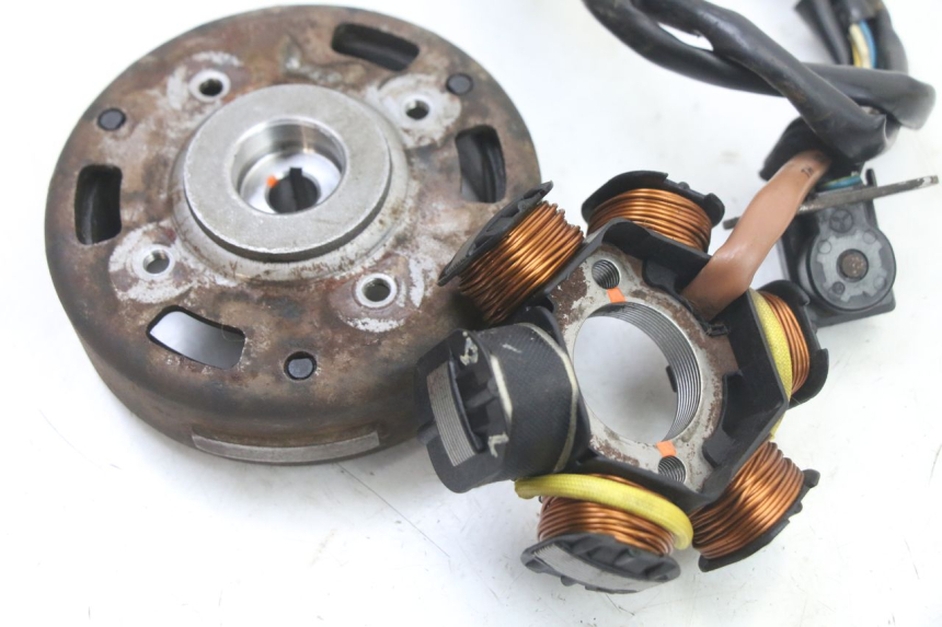 photo de ROTOR STATOR PEUGEOT TKR TREKKER FURIOUS 50 (2005 - 2014) - Altra angolazione