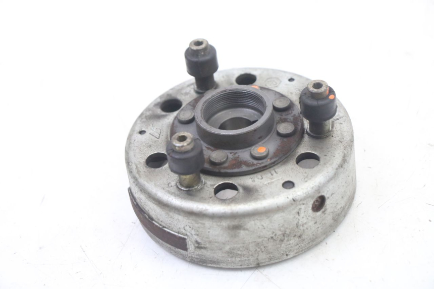 photo de ROTOR STATOR PIAGGIO X8 125 (2004 - 2007) - Primo piano tecnico