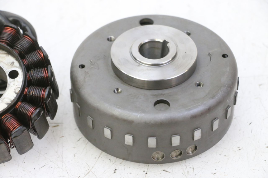 photo de STATORE PEUGEOT SATELIS 125 (2013 - 2018) - Primo piano tecnico