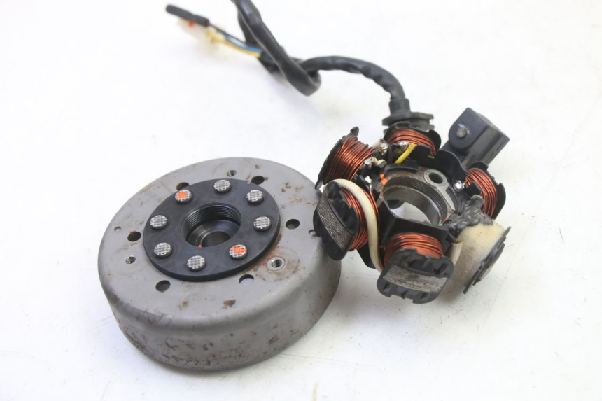 photo de STATORE PEUGEOT SPEEDFIGHT 3 AIR 50 (2009 - 2015) - Primo piano tecnico