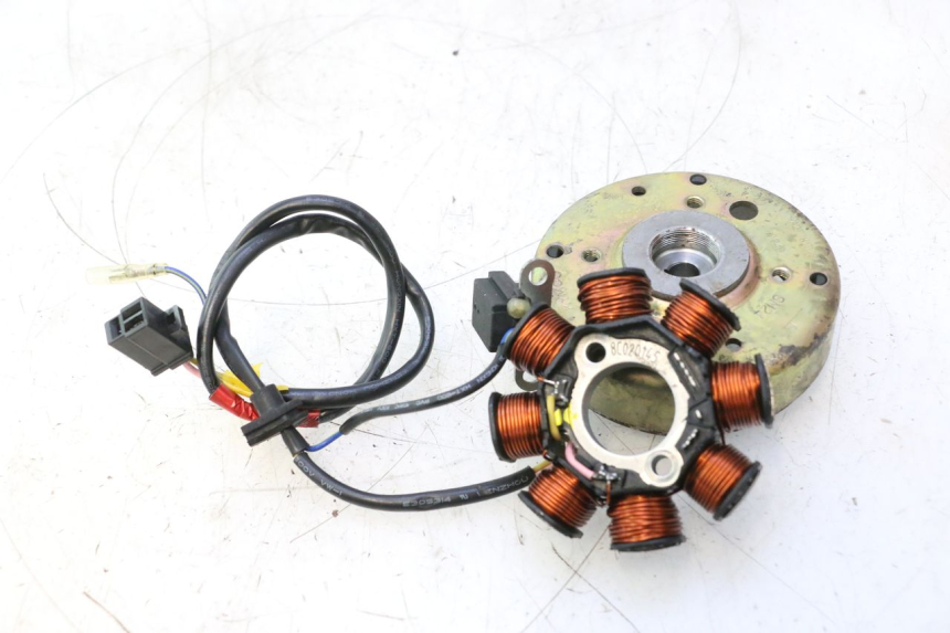 photo de STATORE KYMCO SUPER 8 2T 50 (2007 - 2013) - Dettagli dei punti di fissaggio