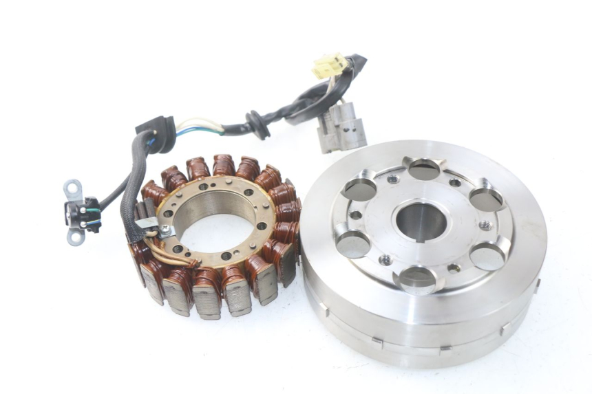 photo de STATORE YAMAHA TDM ABS 900 (2002 - 2014) - Dettagli dei punti di fissaggio