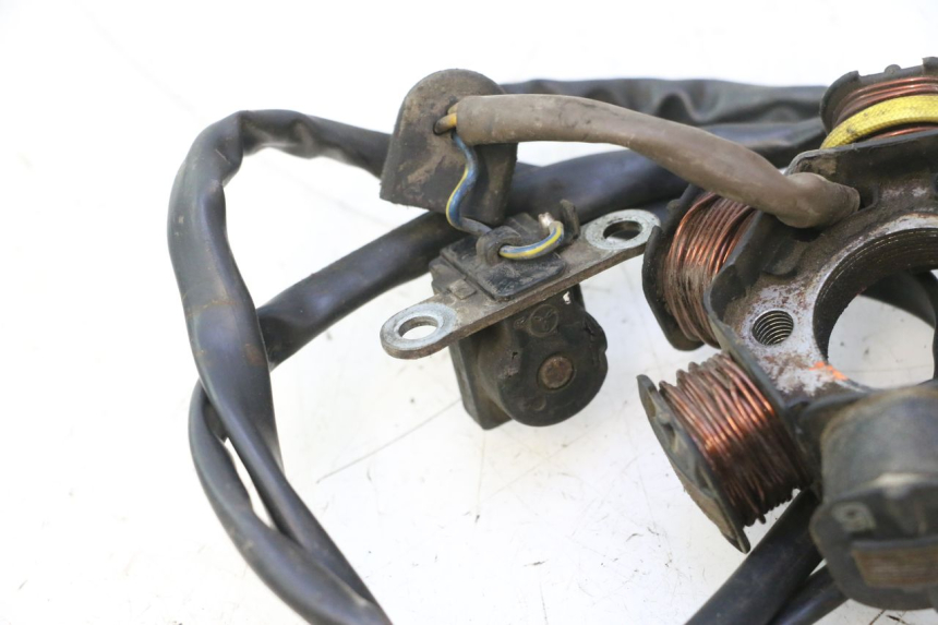photo de STATORE PEUGEOT TREKKER 50 (1995 - 2004) - Dettagli dei punti di fissaggio