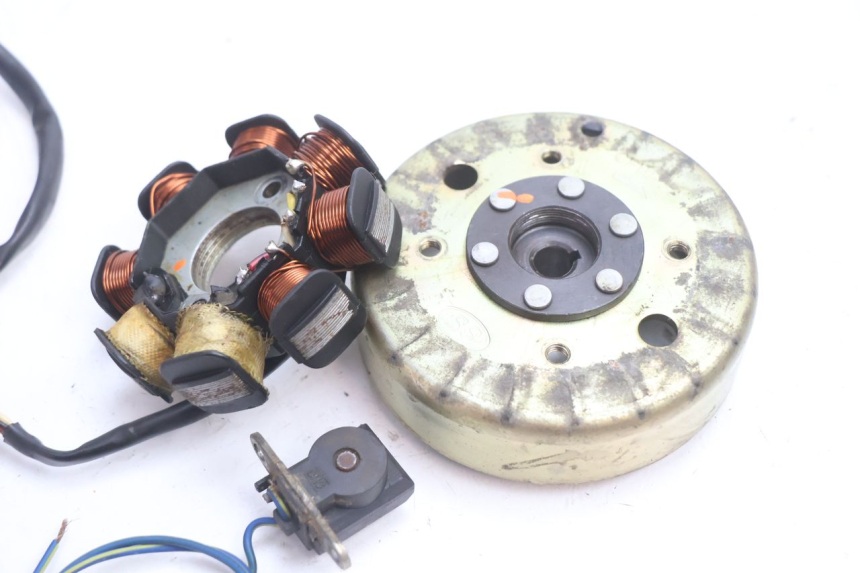 photo de ROTOR STATOR PEUGEOT V-CLIC VCLIC 50 (2007 - 2013) - Dettaglio del componente