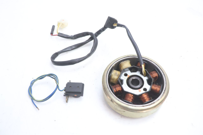 photo de ROTOR STATOR PEUGEOT V-CLIC VCLIC 50 (2007 - 2013) - Primo piano tecnico