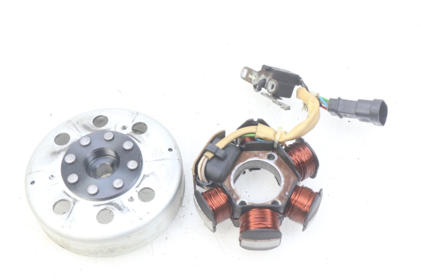 photo de ROTOR STATOR PIAGGIO VESPA LX 2T 50 (2005 - 2013) - Vista principale