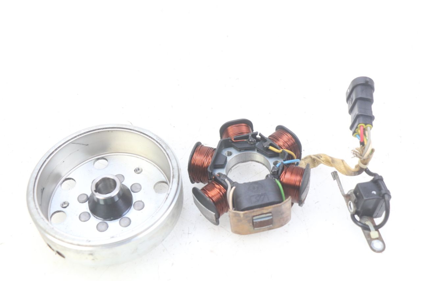 photo de ROTOR STATOR PIAGGIO VESPA LX 2T 50 (2005 - 2013) - Altra angolazione