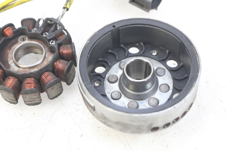 photo de ROTOR STATOR PIAGGIO VESPA LXV 125 (2006 - 2009) - Primo piano tecnico