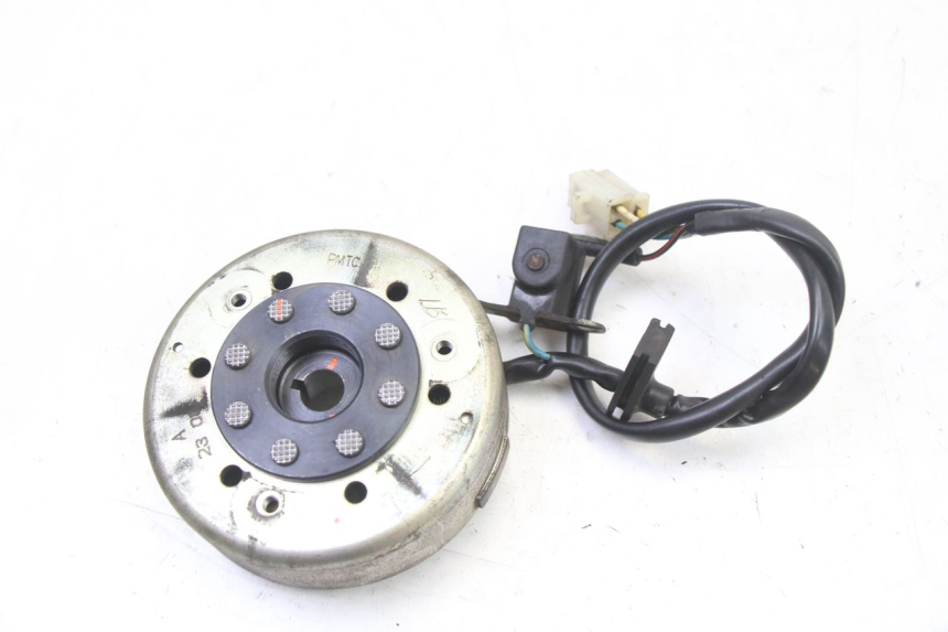 photo de ROTOR STATOR PEUGEOT VIVACITY NEW 2T 50 (2008 - 2017) - Zoom sullo stato d'uso