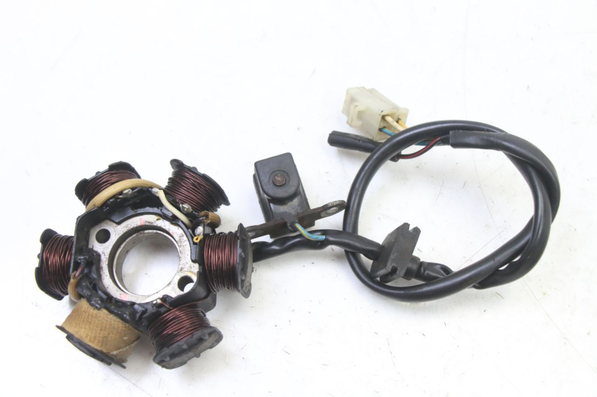 photo de ROTOR STATOR PEUGEOT VIVACITY NEW 2T 50 (2008 - 2017) - Dettagli dei punti di fissaggio