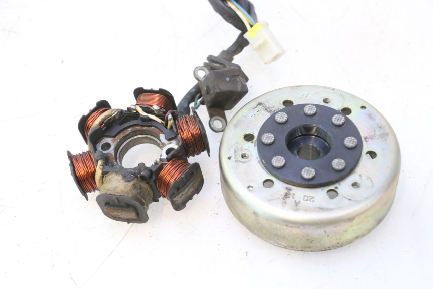 photo de ROTOR STATOR PEUGEOT VIVACITY NEW 2T 50 (2008 - 2017) - Primo piano ad alta risoluzione