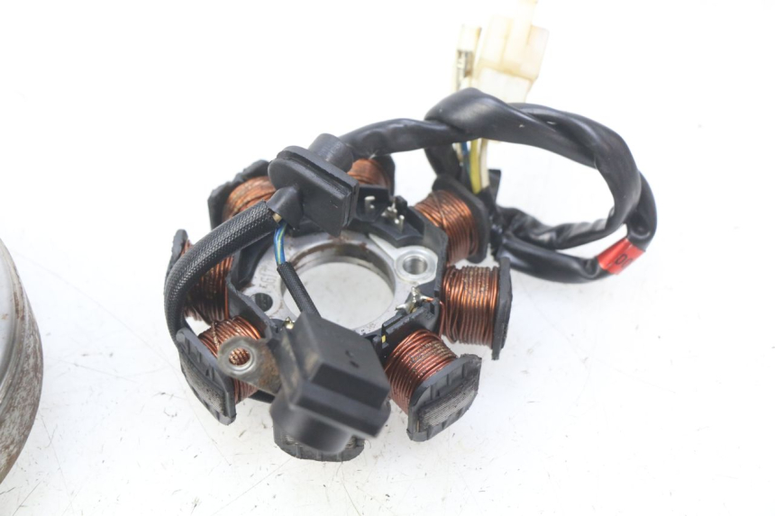 photo de ROTOR STATOR PEUGEOT VIVACITY NEW 4T 50 (2008 - 2017) - Dettagli dei punti di fissaggio