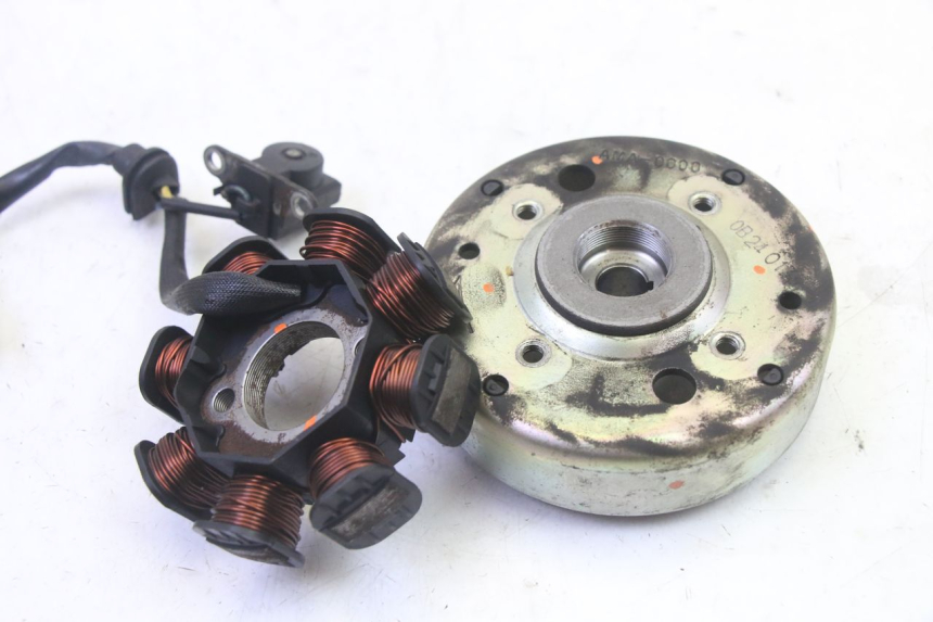 photo de ROTOR STATOR PEUGEOT VIVACITY NEW 4T 50 (2008 - 2017) - Primo piano tecnico