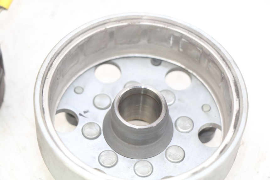 photo de ROTOR STATOR PIAGGIO X8 125 (2004 - 2007) - Zoom sullo stato d'uso