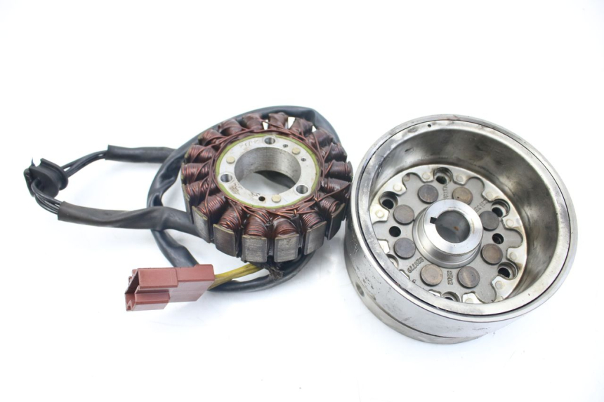 photo de ROTOR STATOR PIAGGIO X9 EVOLUTION 500 (2003 - 2005) - Dettagli dei punti di fissaggio