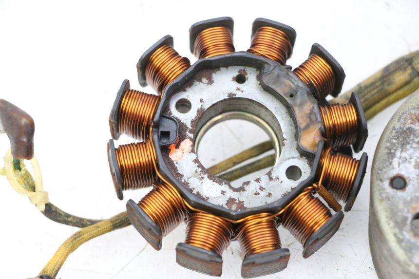 photo de ROTOR STATOR PIAGGIO X9 EVOLUTION 125 (2003 - 2007) - Altra vista dell'articolo