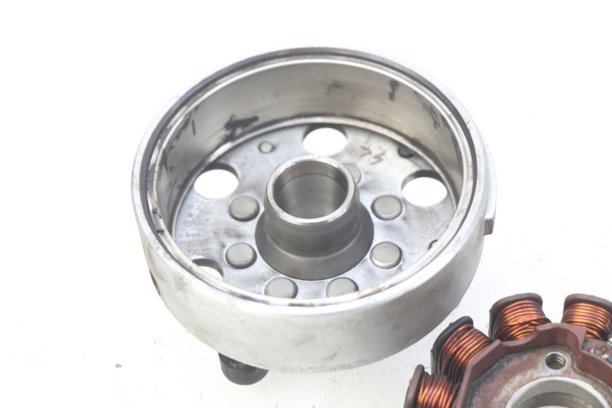photo de ROTOR STATOR PIAGGIO XEVO - X EVO 125 (2007 - 2017) - Zoom sullo stato d'uso