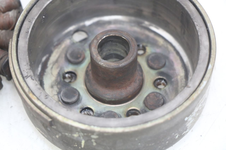 photo de ROTOR STATOR YAMAHA YP MAJESTY 125 (1998 - 2001) - Dettagli dei punti di fissaggio