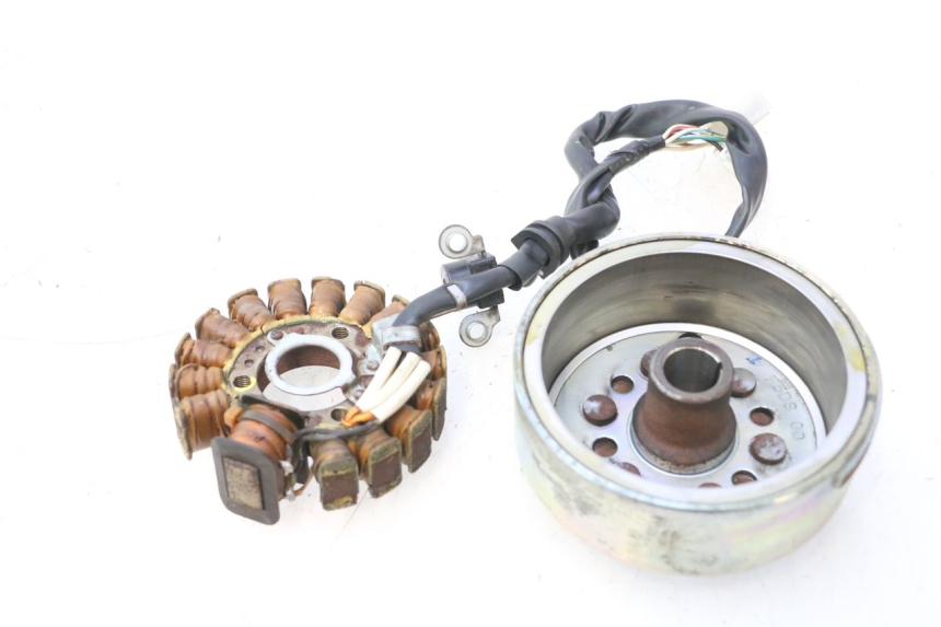 photo de ROTOR STATOR YAMAHA YP MAJESTY 125 (2002 - 2006) - Zoom sui componenti