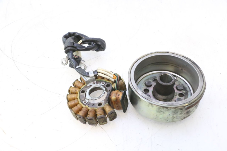 photo de ROTOR STATOR YAMAHA YP MAJESTY 125 (1998 - 2001) - Caratteristiche distintive