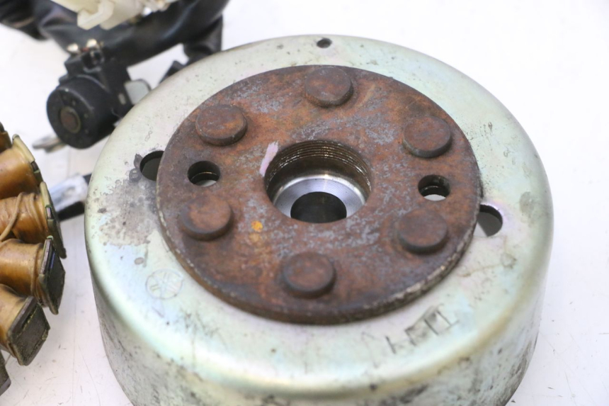 photo de ROTOR STATOR YAMAHA YP MAJESTY 125 (1998 - 2001) - Ispezione visiva dettagliata
