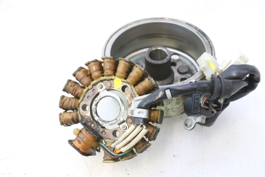 photo de ROTOR STATOR YAMAHA YP MAJESTY 125 (1998 - 2001) - Primo piano tecnico