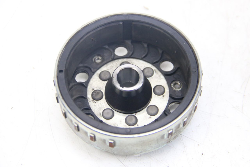 photo de ROTOR STATOR PIAGGIO ZIP 4T 50 (2018 - 2020) - Primo piano tecnico