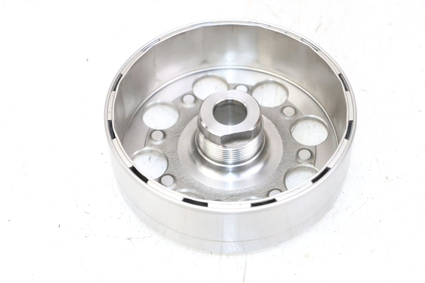 photo de VOLANO SUZUKI GSR 750 (2011 - 2017) - Vista principale