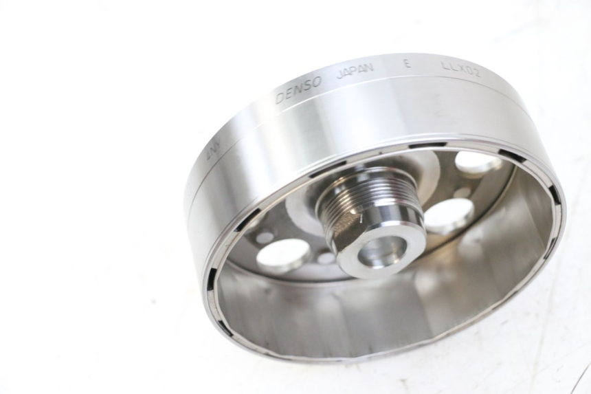 photo de VOLANO SUZUKI GSR 750 (2011 - 2017) - Altra angolazione