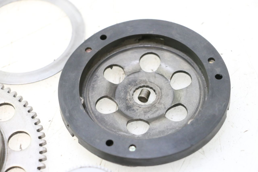 photo de RUOTA LIBERA AVVIATORE MBK BOOSTER SPIRIT 50 (1999 - 2003) - Dettagli dei punti di fissaggio